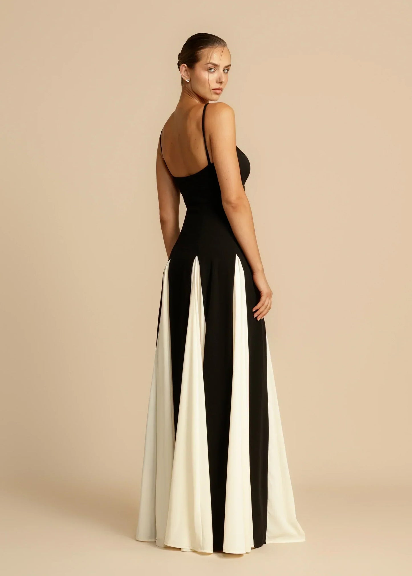 EVE - MODERN GLAMOUR GOWN