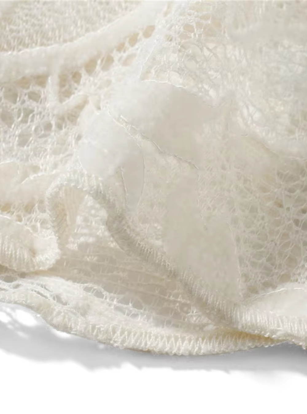 Lorene - chic laced top