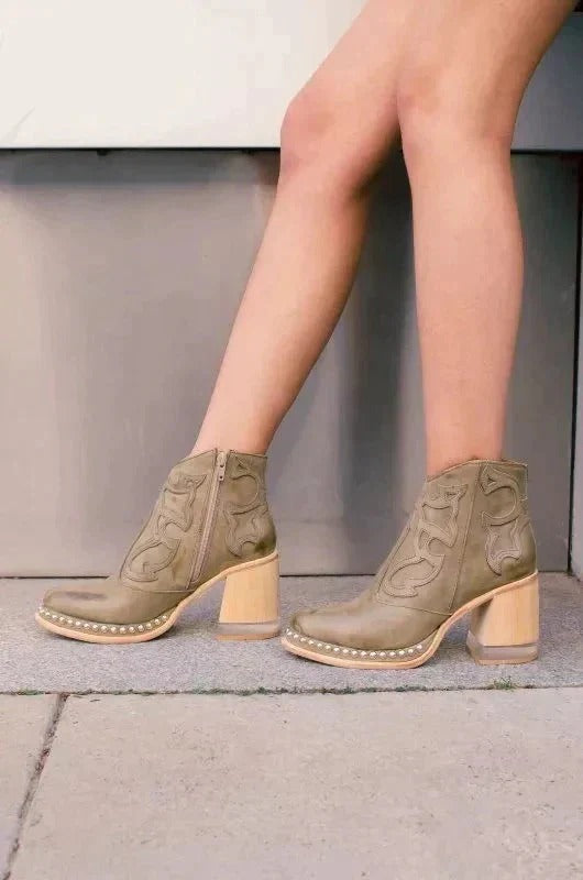 Fall Studded Block Heel Boots